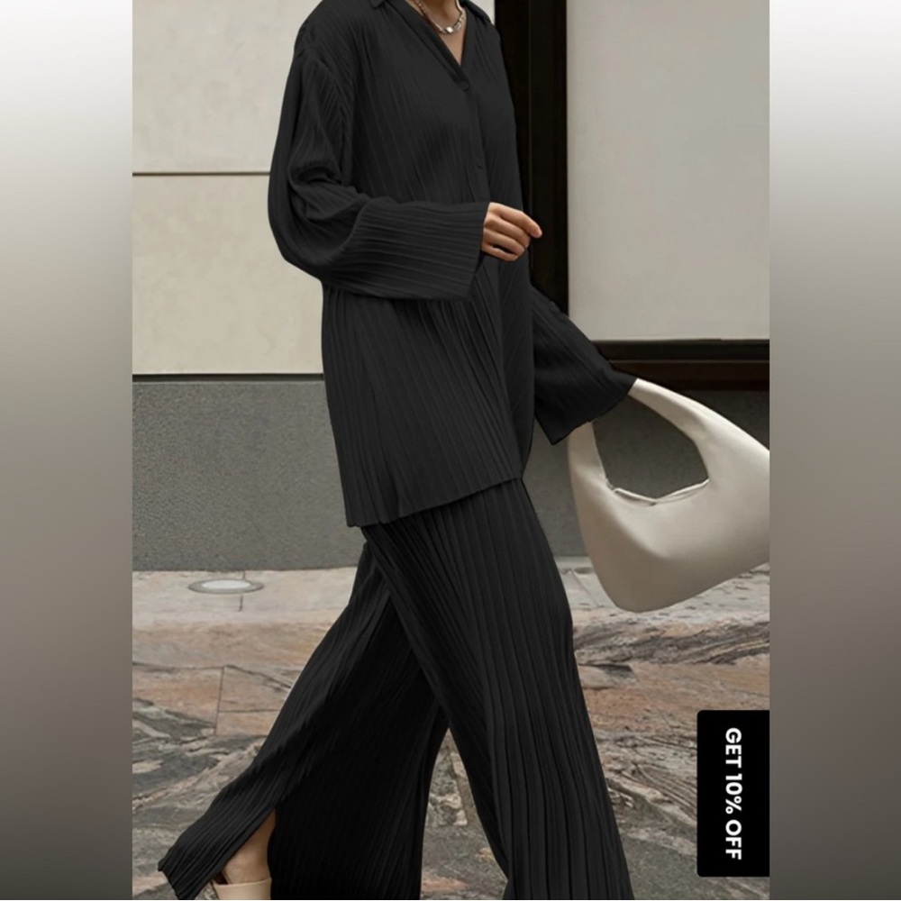 Commense Black Pleated Long Sleeve Top